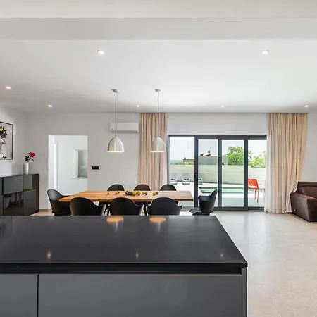 Annie Comfortable Holiday Villa Porec